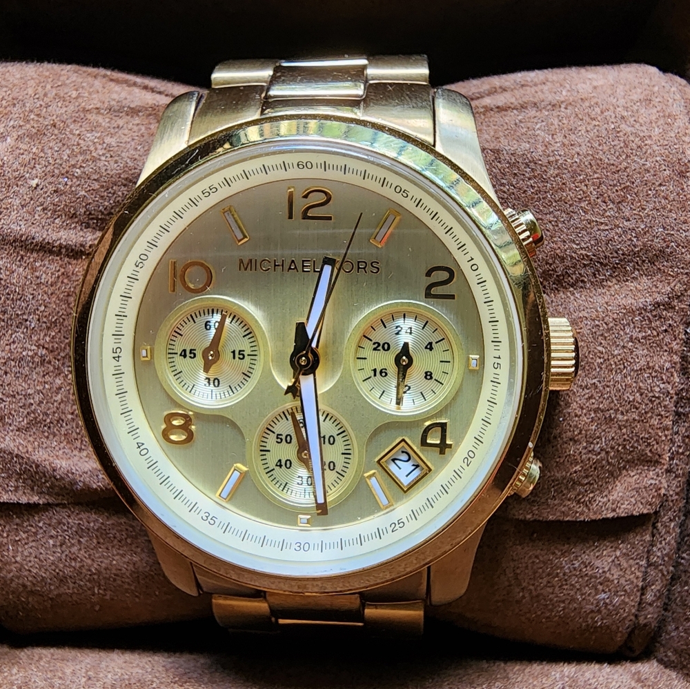Michael Kors Runway Gold Tone Chronographic Watch - Picture 3 of 10